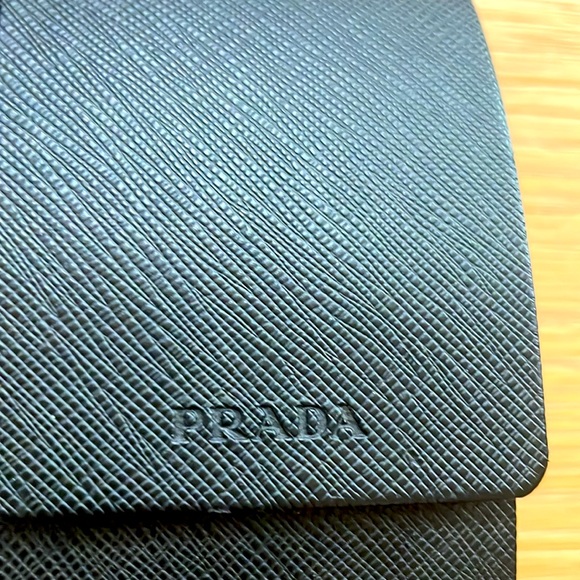 Prada sunglasses black hard shell case - Picture 2 of 4